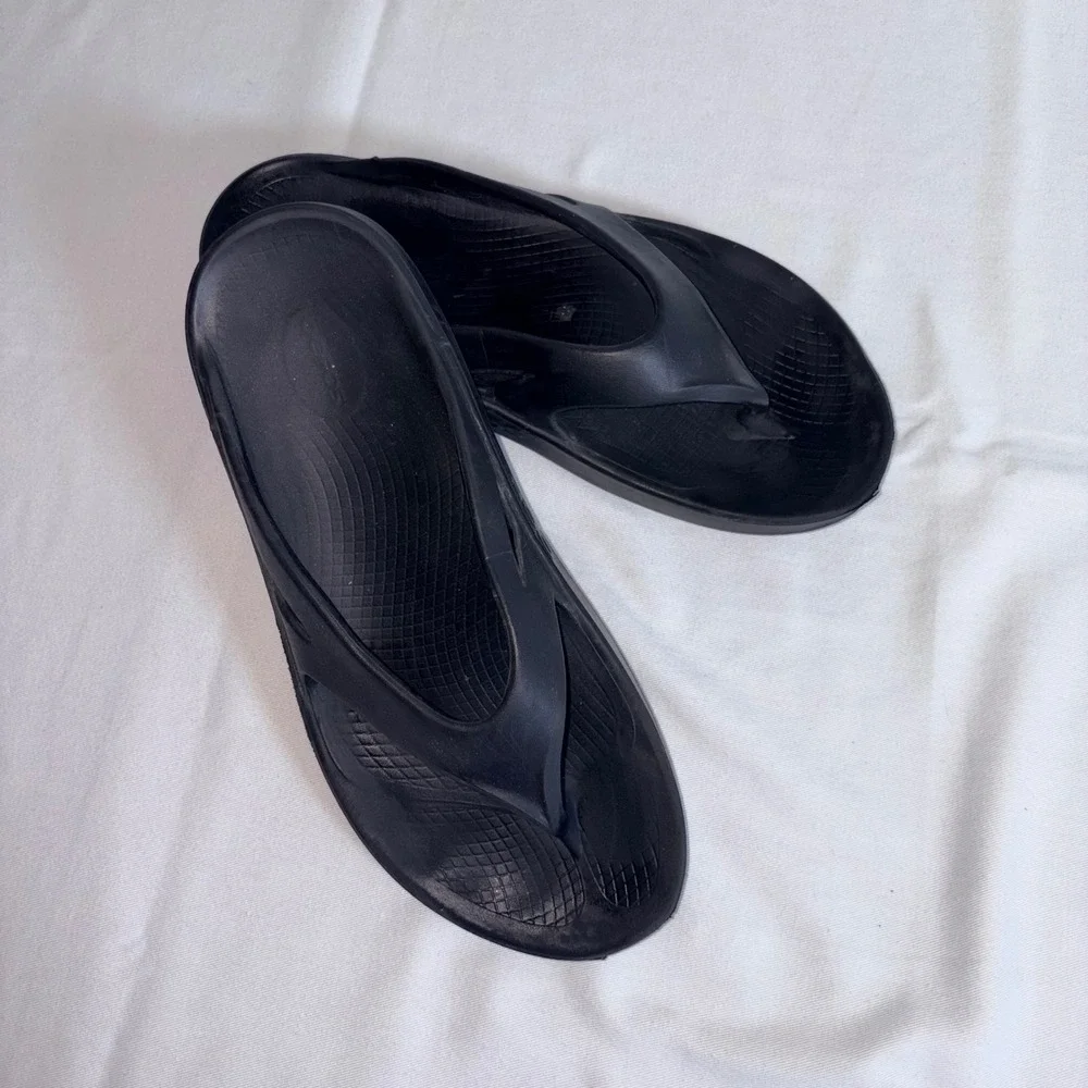 OOFOS OOriginal Recovery Sandals Mens Black Good Arch Support Thong Flip Flops